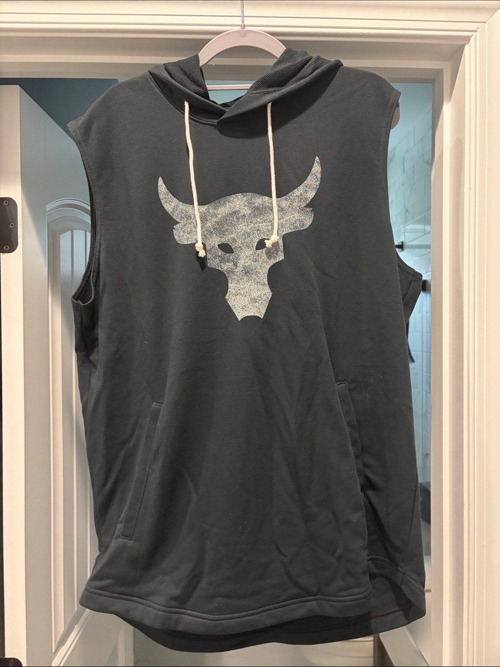 Under Armour Sleeveless Hooded Tank with Bull Logo - Black